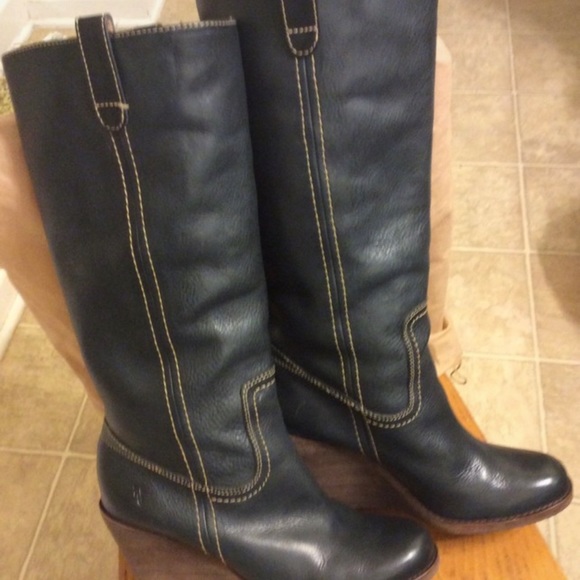 Frye - Picture 2 of 3